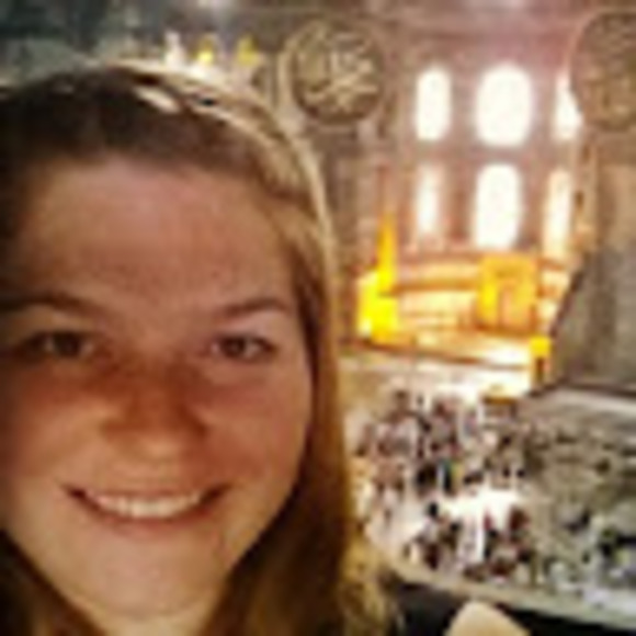 Meet your Posher, Katie - Picture 1 of 1